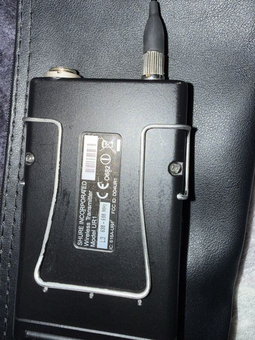 Vand sau Schimb Sistem  wireless microfon instrument SHURE UR4