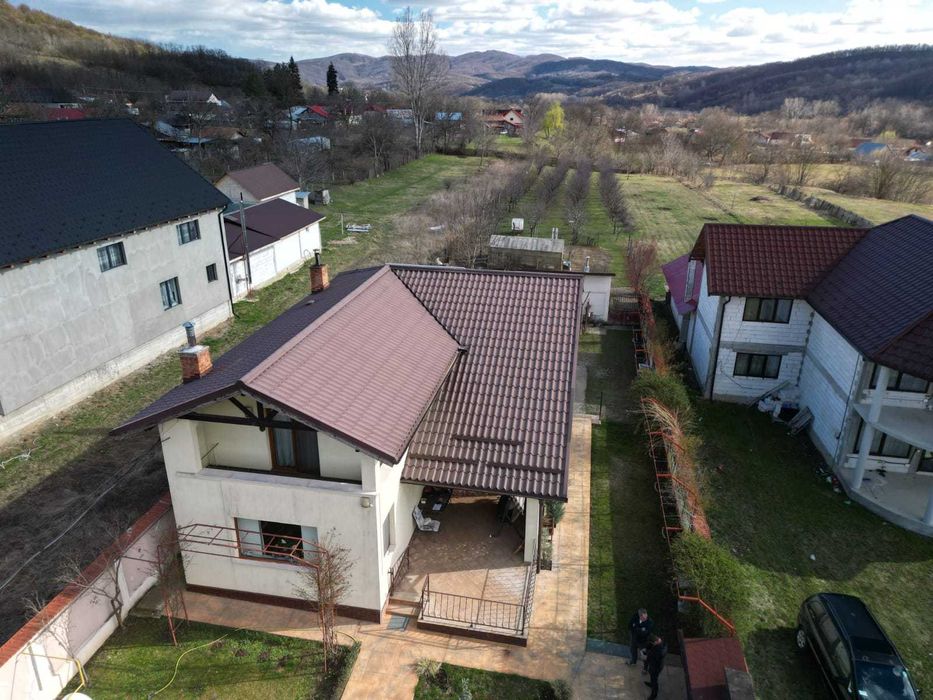 Casă de vanzare ,