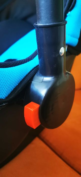 Продавам бебешко столче за кола