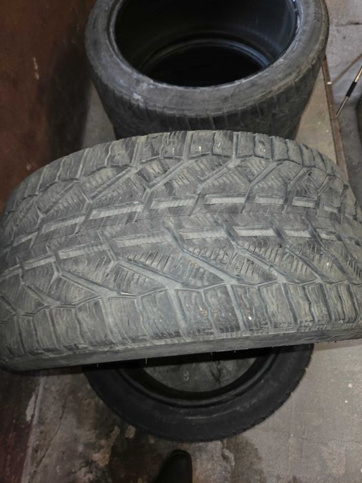 Зимни гуми 275/40/20