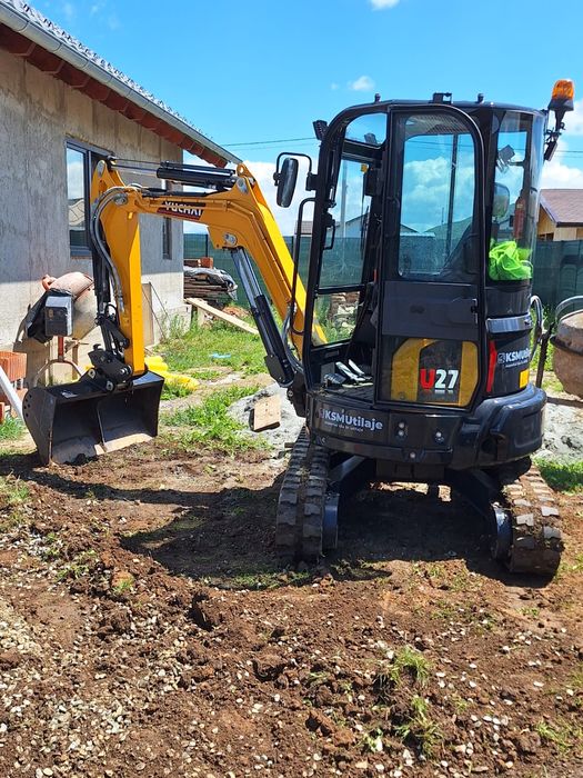 Execut excavații cu miniexcavatorul și transport basculabil