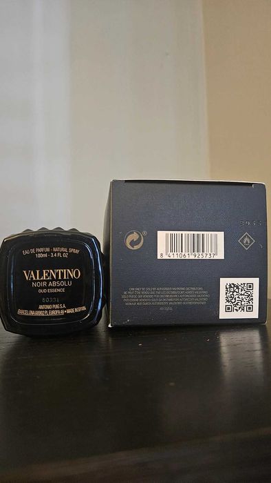 Valentino Noir Absolu Oud Essence