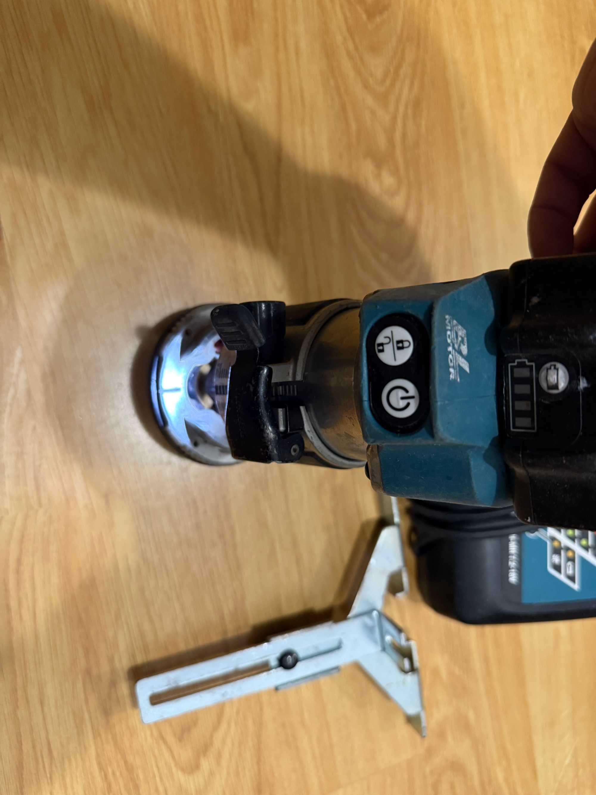Оберфреза Makita DRT50