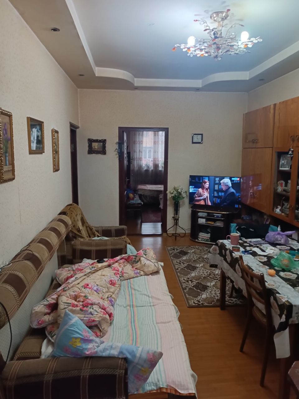 Продается 2 комнатная 3 этаж,Ялангач, около кафе Бухара,базарчик,