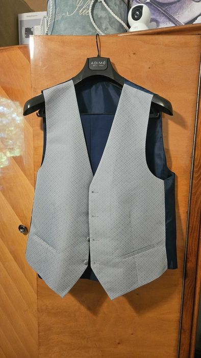 Costum de nuntă, mire, ca nou, redus de la 2400 lei