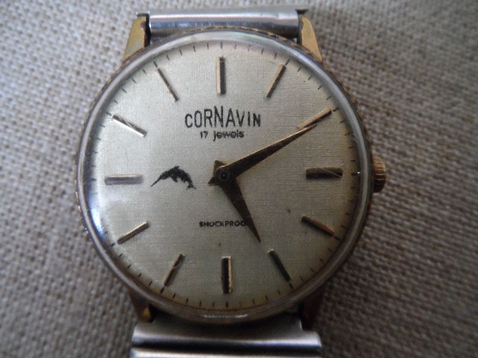 Позлатен часовник Корнавин