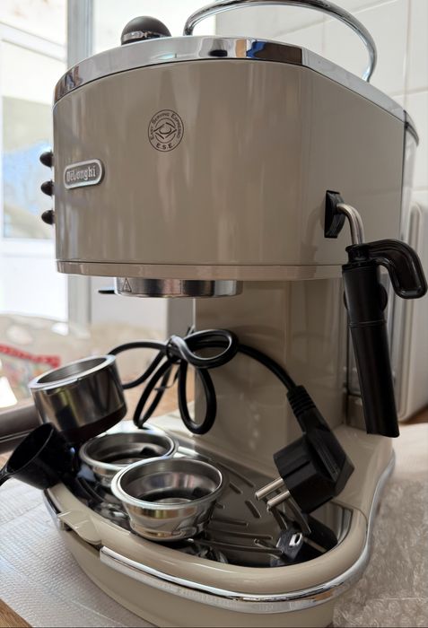 Еспресо машина Delonghi
