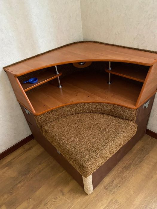 Продается диван в хорошем состояний