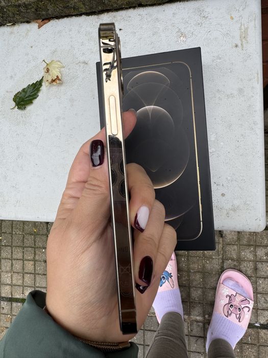 Телефон Iphone 12 pro