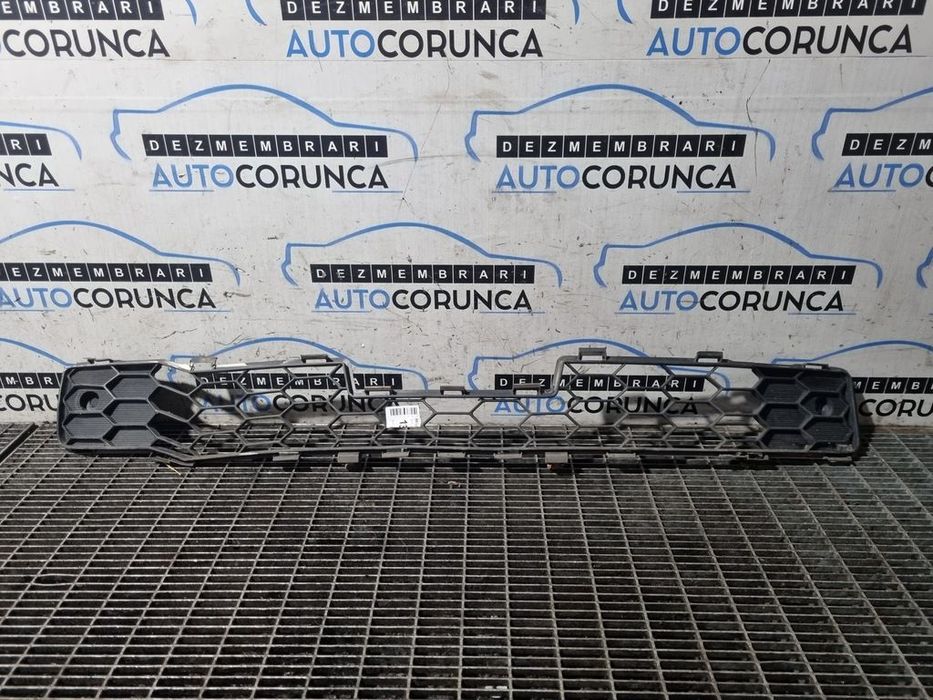 Grila fata Toyota Hilux 2010 - 2015 (1302) Din bara fata