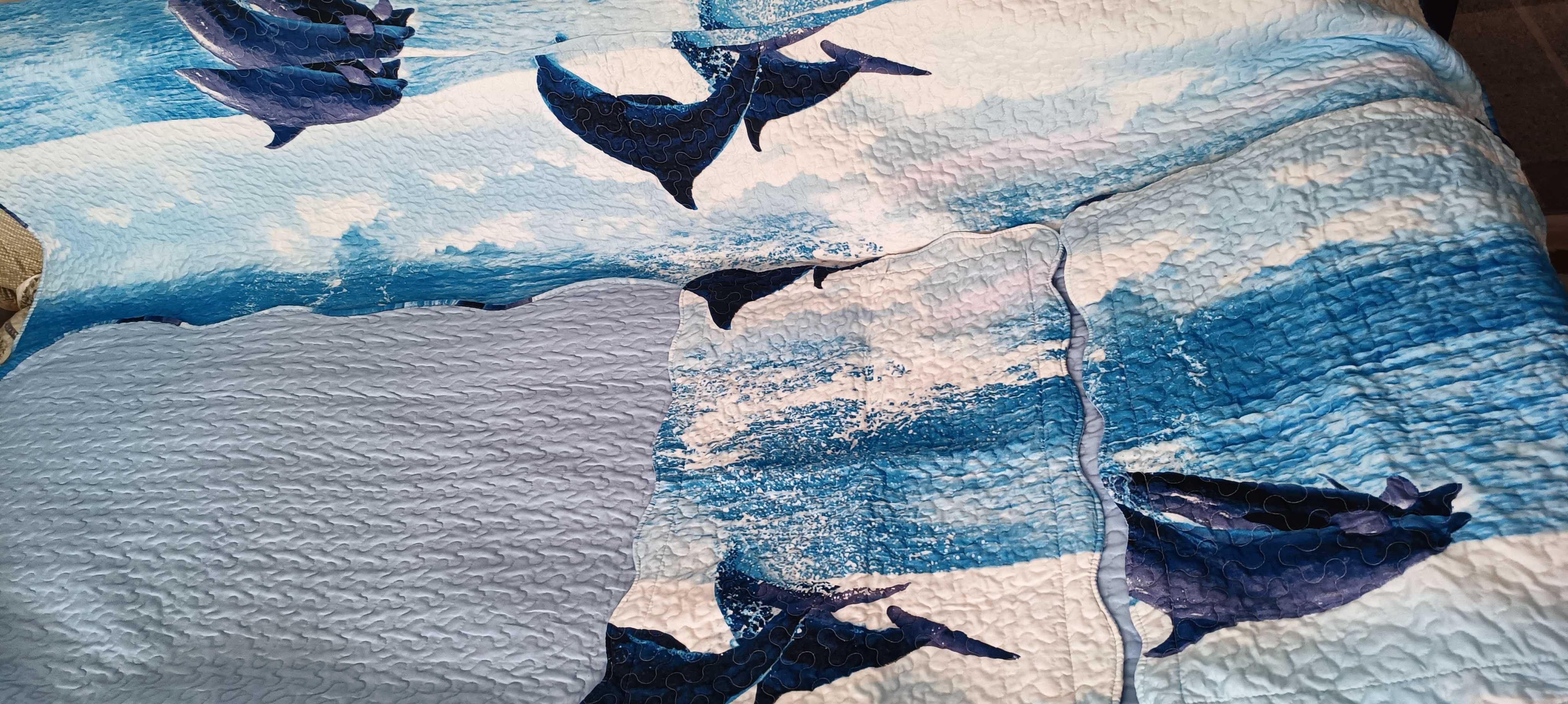 Set cuvertura,3 piese, matlasată ,cu delfini 3D, 200x220