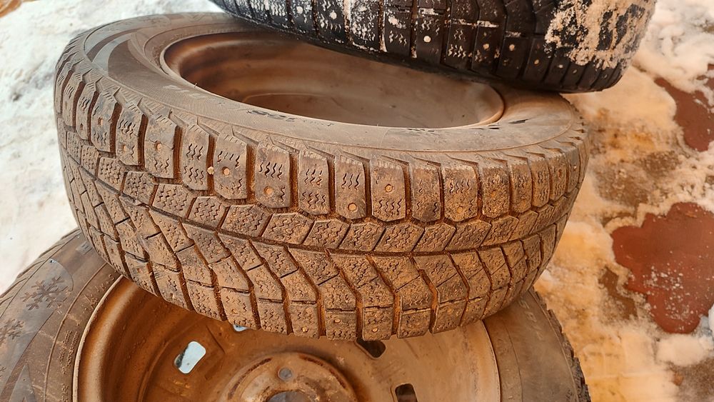 Продается зимние шины с дисками