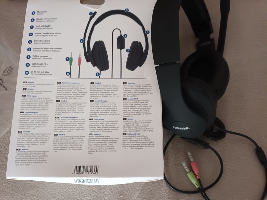 Vând 2 rânduri  de căști, 30 ron una