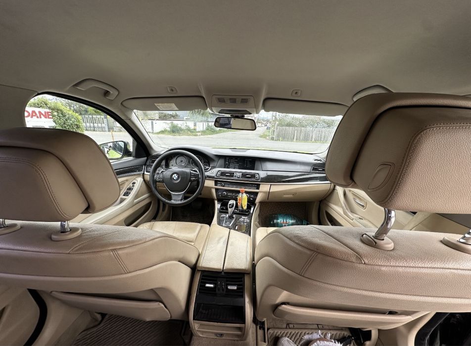 Vand/schimb f10 2010 3.0 benzina