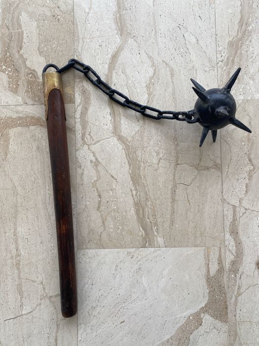 Buzdugan real vechi din fier plin ,lemn esență tare si alamă