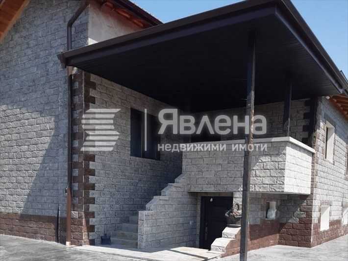 Самостоятелна къща