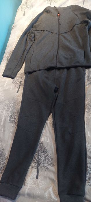 Nike tech - нов, L размер