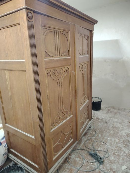 Антикварный   буфет...