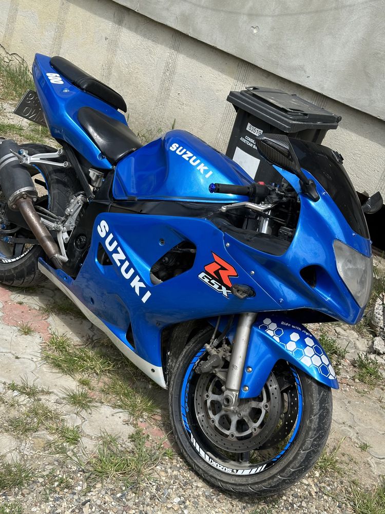 Suzuki gsxr 600.