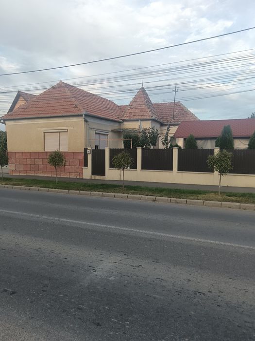 Vând casă în Apahida
