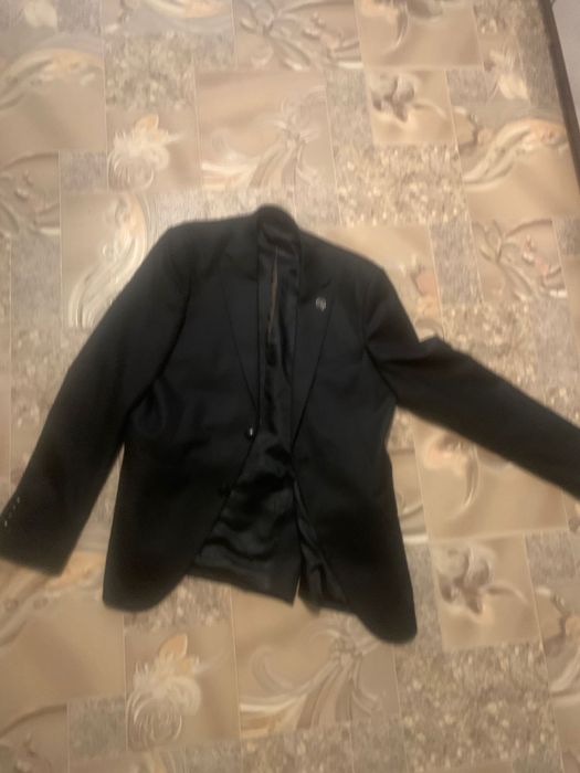 Костюм тройка.размер -46