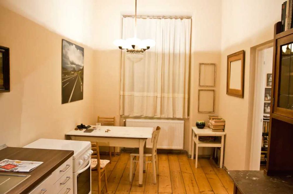 Дава се под наем Двустаен апартамент в Пловдив, Каменица 2 - 61 кв.м за 219.3 € - Снимка #1