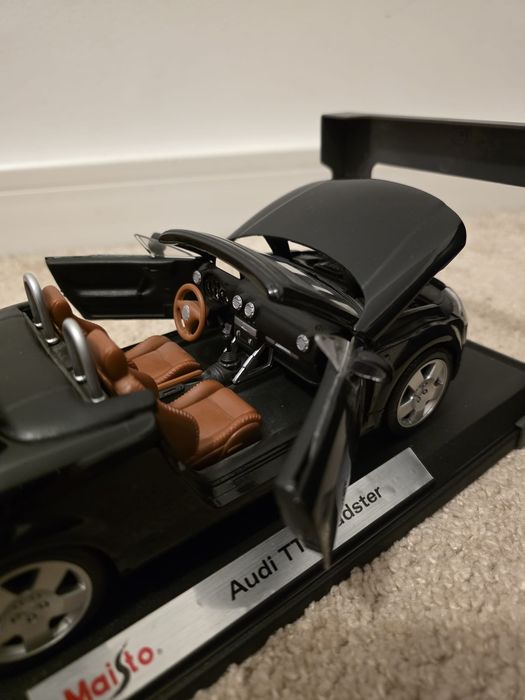 Macheta Audi TT Roadster 1:18 Maisto