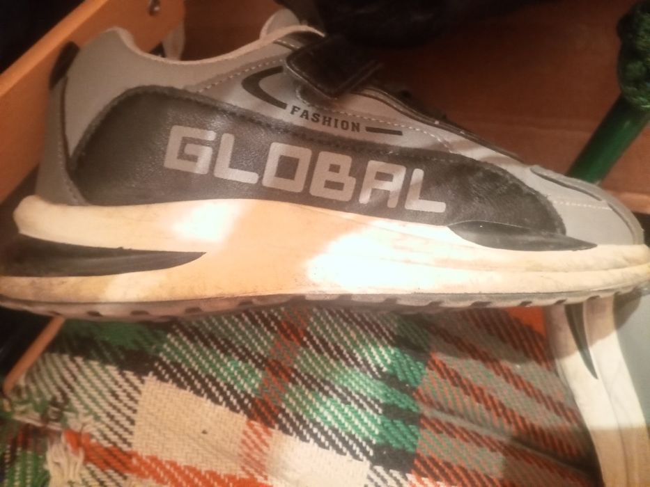 Кроссовки обычные