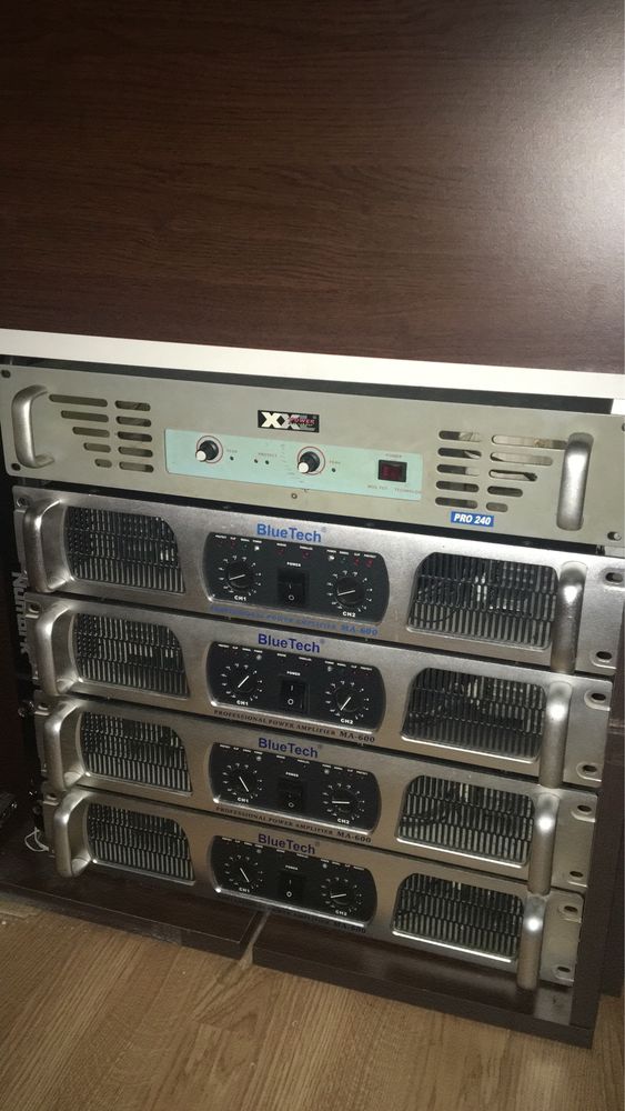 Amplificator statie audio XXL rack cu manere 2x250watt rms