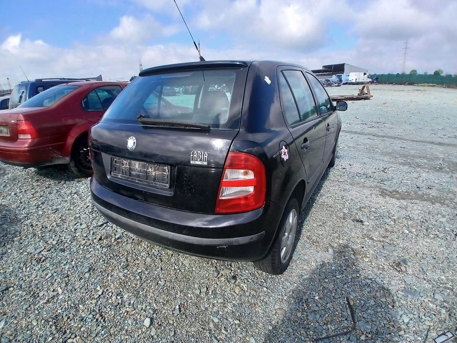 Dezmembrez skoda fabia 1