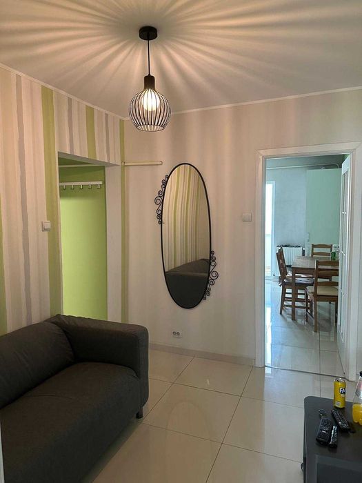 Persoana fizica, inchiriez apartament cu 3 camere in Podul de Fier