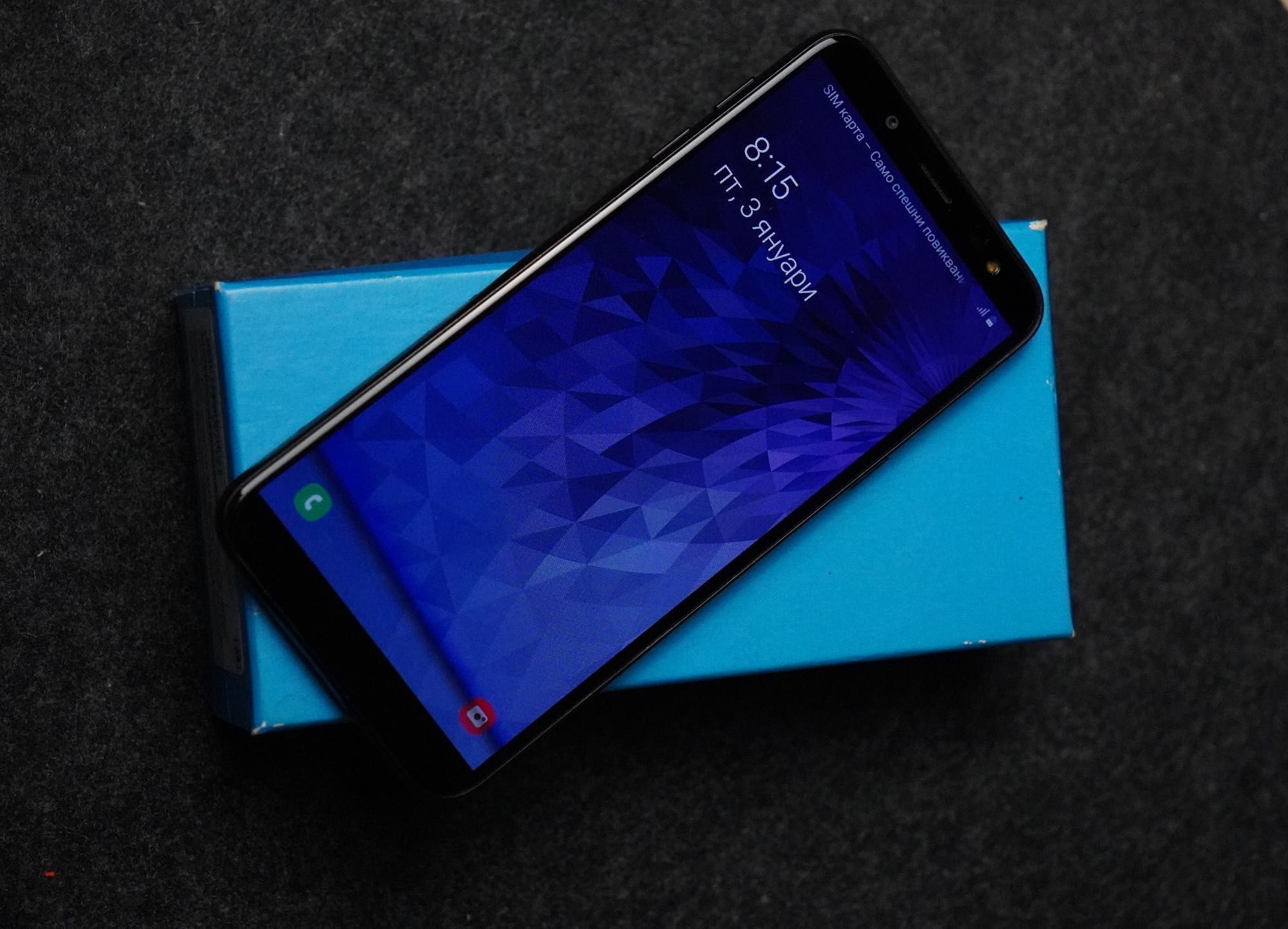 Samsung J6 + Huawei Smartband