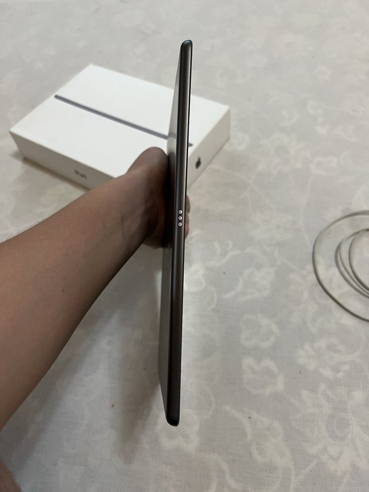 iPad 8 generation SROCHNA Full karopka nakleyka wi-fi
