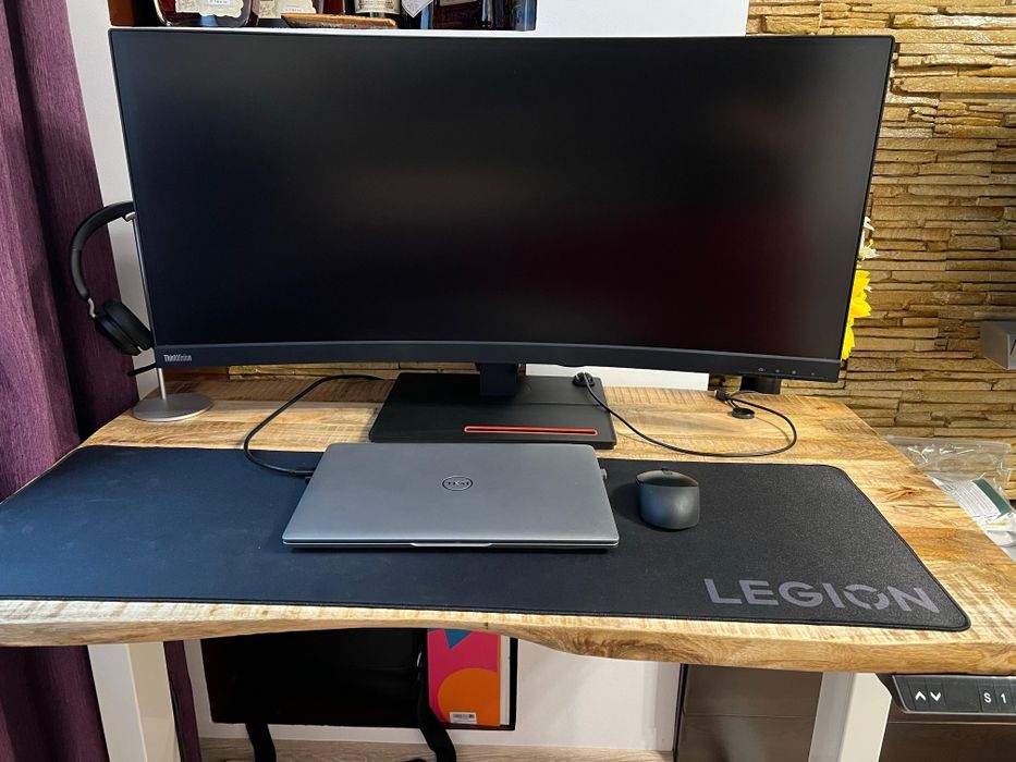 Monitor Curbat LED VA Lenovo