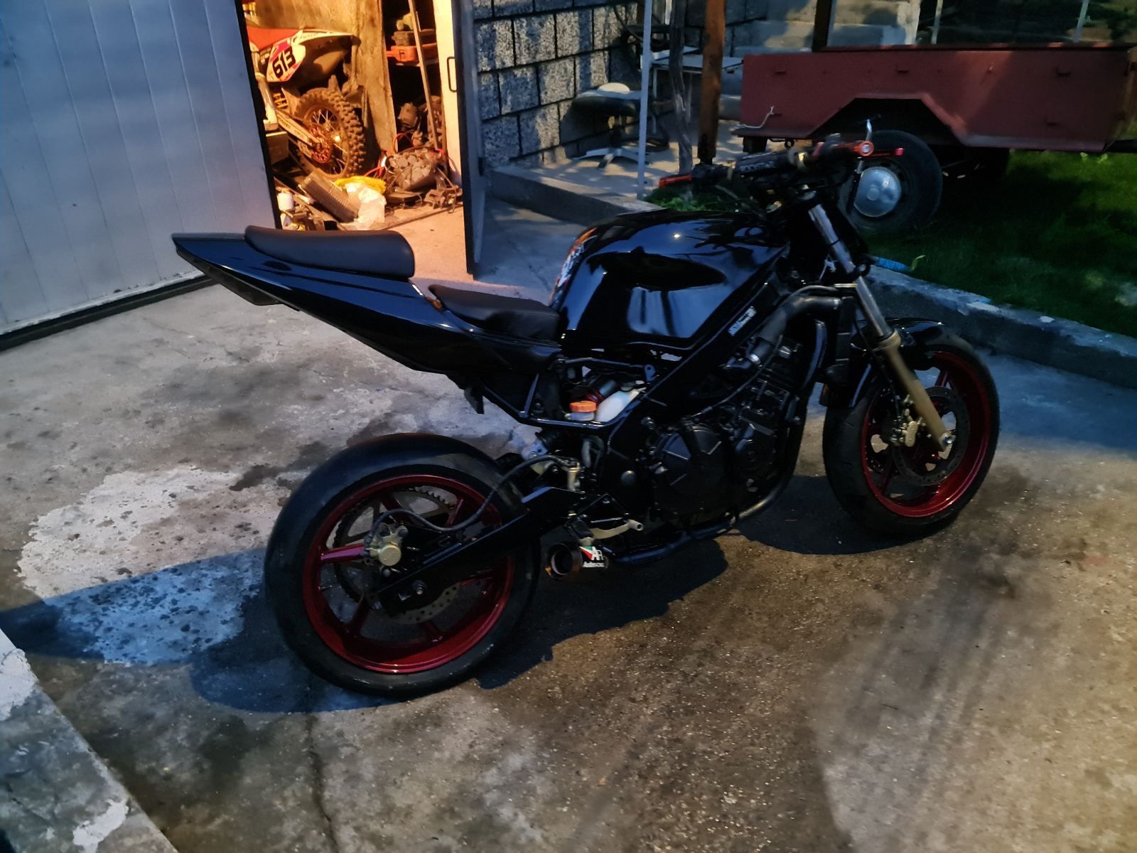 Хонда F 600 кубика