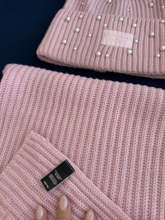 Шапки Victorias Secret 50 лв