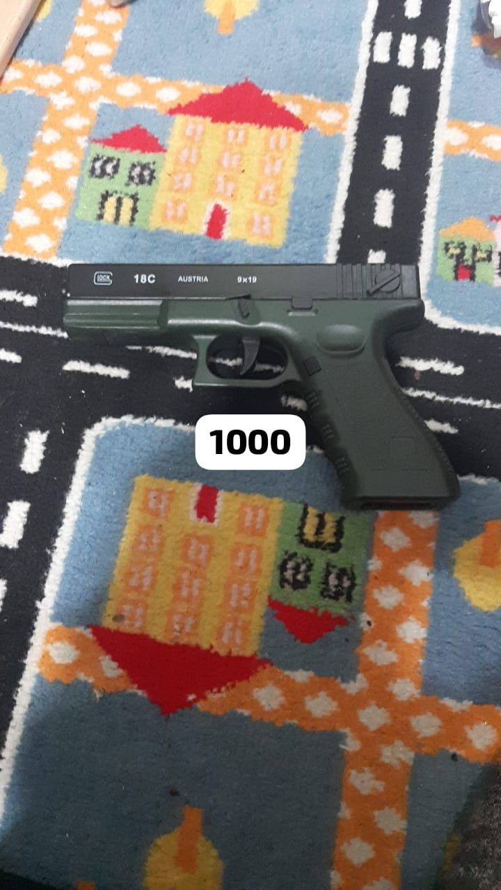 Продам пистолет игрушку
