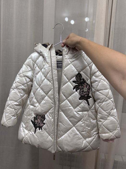 Продам Куртку на девочку