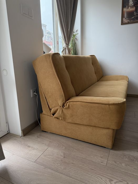 Продавам 3-местен разтегателен диван в отлично състояние