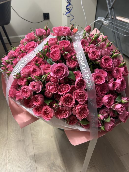 Продам свежий букет цветов (спрей розы)