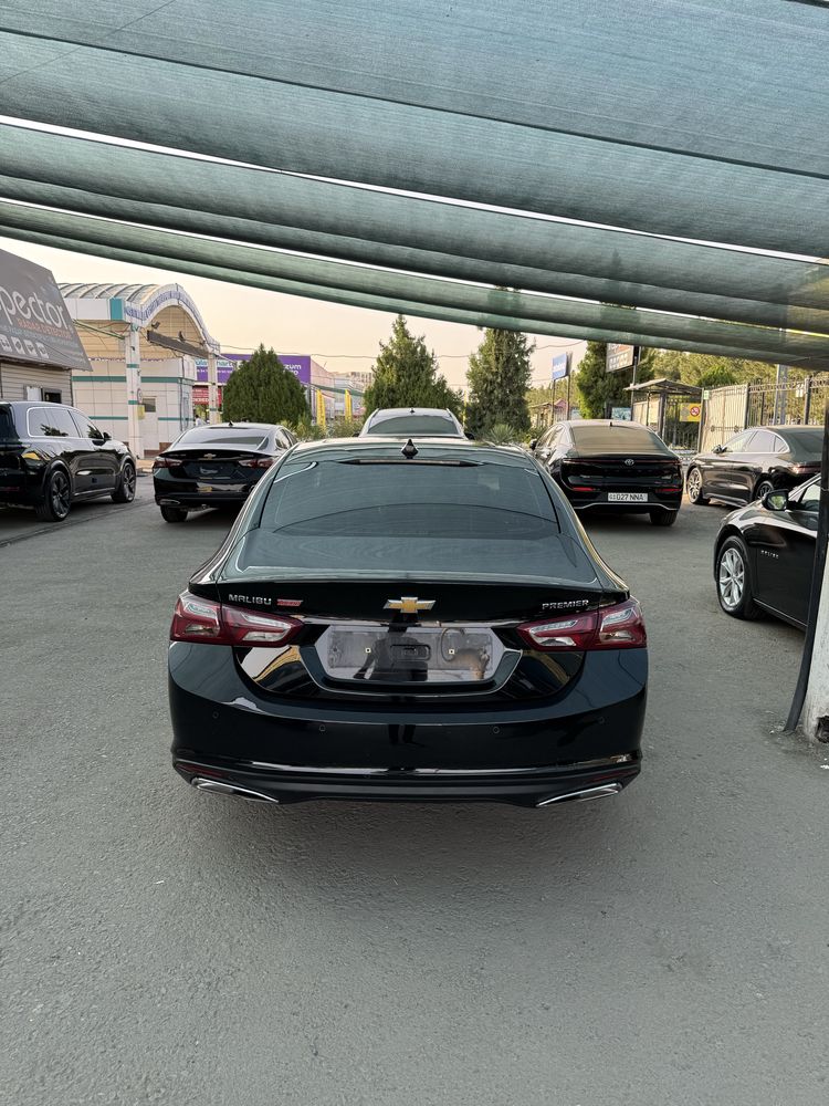 Malibu 2.4 sotiladi holati idyal kirasksi bor murojat uchun telfon……..