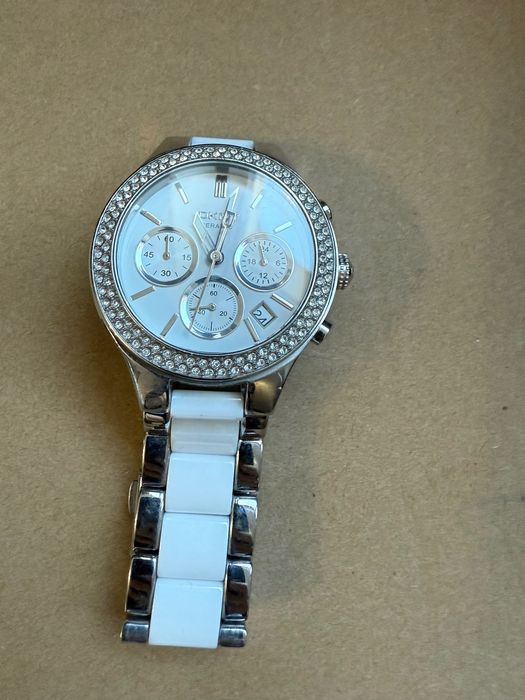 Ceas damă DKNY, purtat puțin