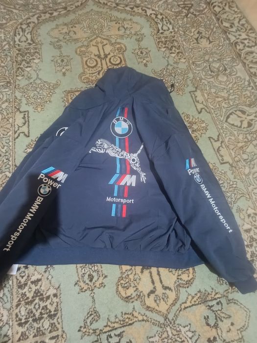 Спортивка.  Ну бмв шники. Может кто то ищет