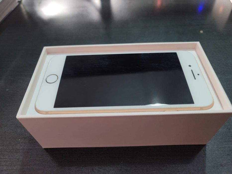 Iphone 8 gold rose 64GB full box