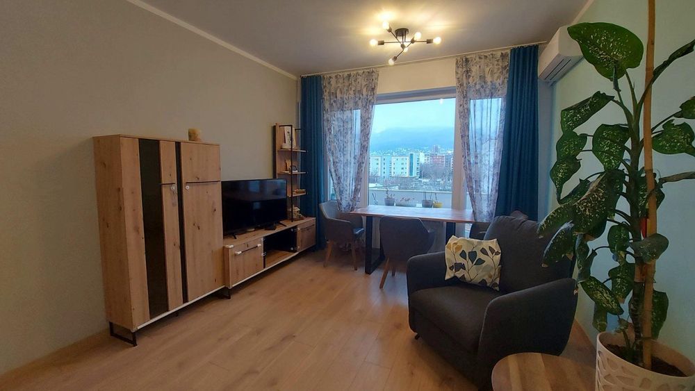 Дава се под наем Тристаен апартамент в София, Красно село - 61 кв.м за 700 € - Снимка #1