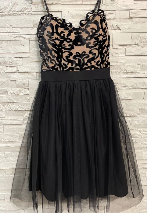 Официална черна рокля