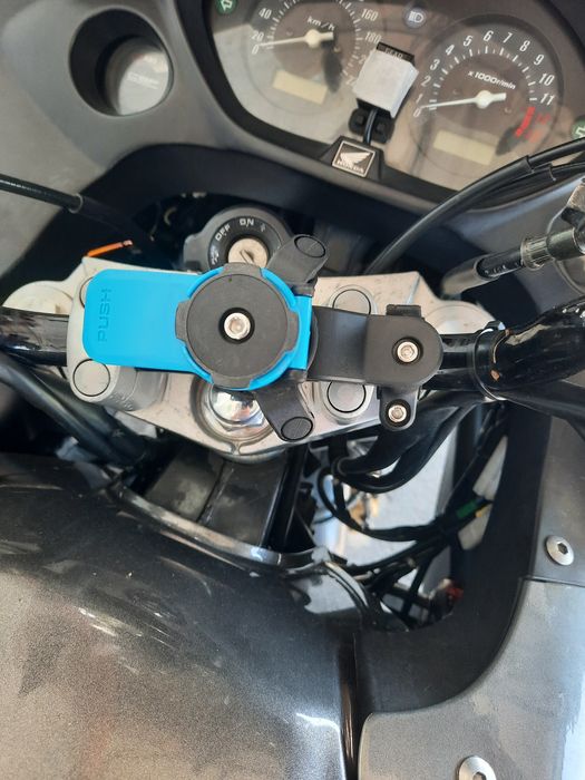 Suport telefon tip quad lock moto