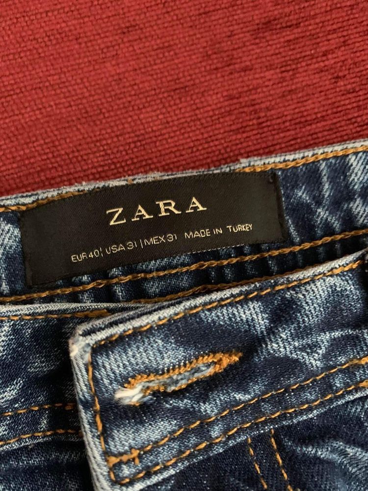 Нови мъжки дънки ZARA