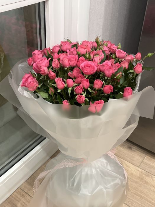 Кустовые розы  букет