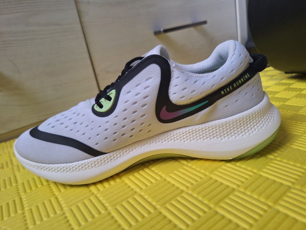 Маратонки Nike joyride
